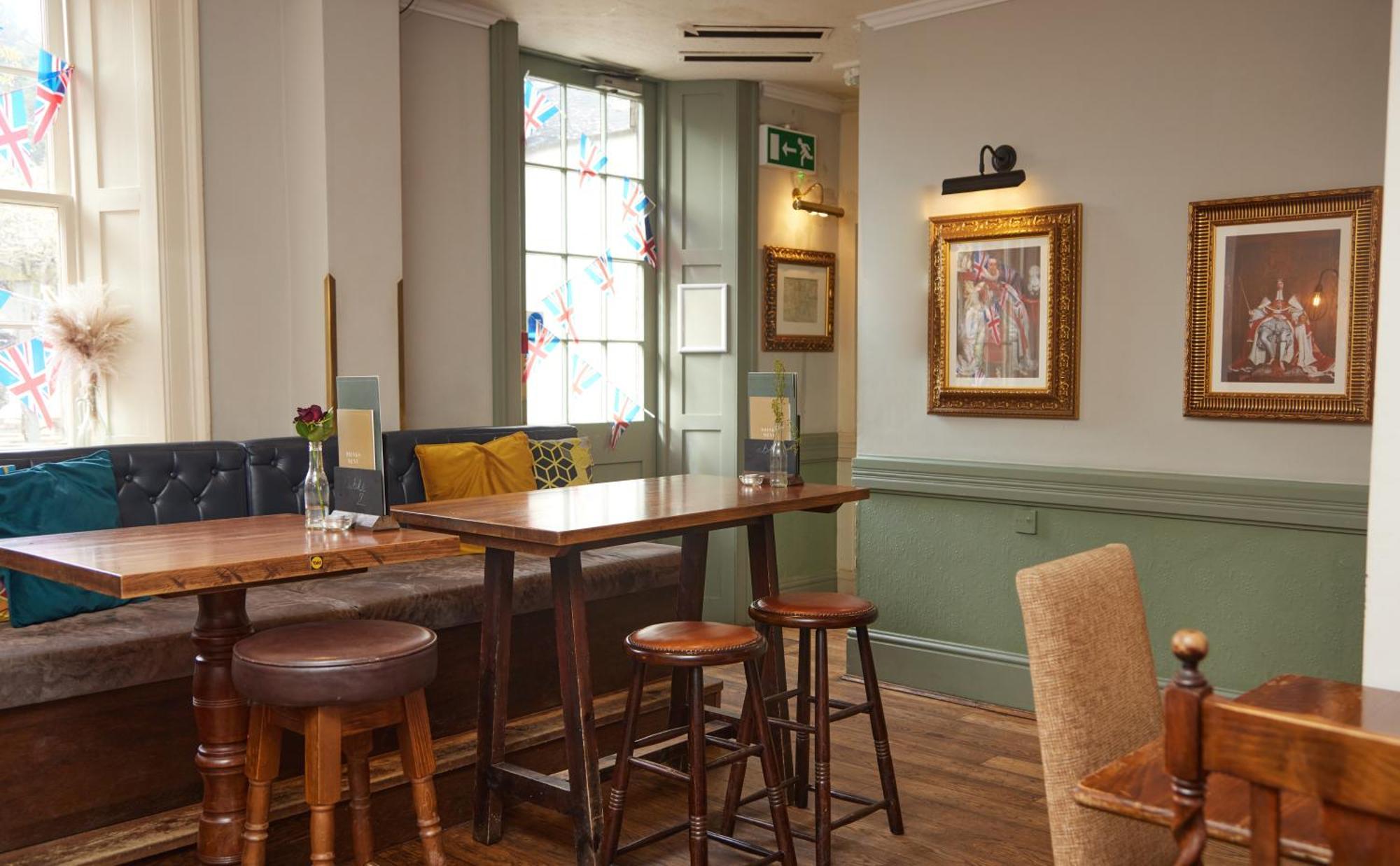 Kings Arms Hotel By Greene King Inns เวสเตอรัม ภายนอก รูปภาพ