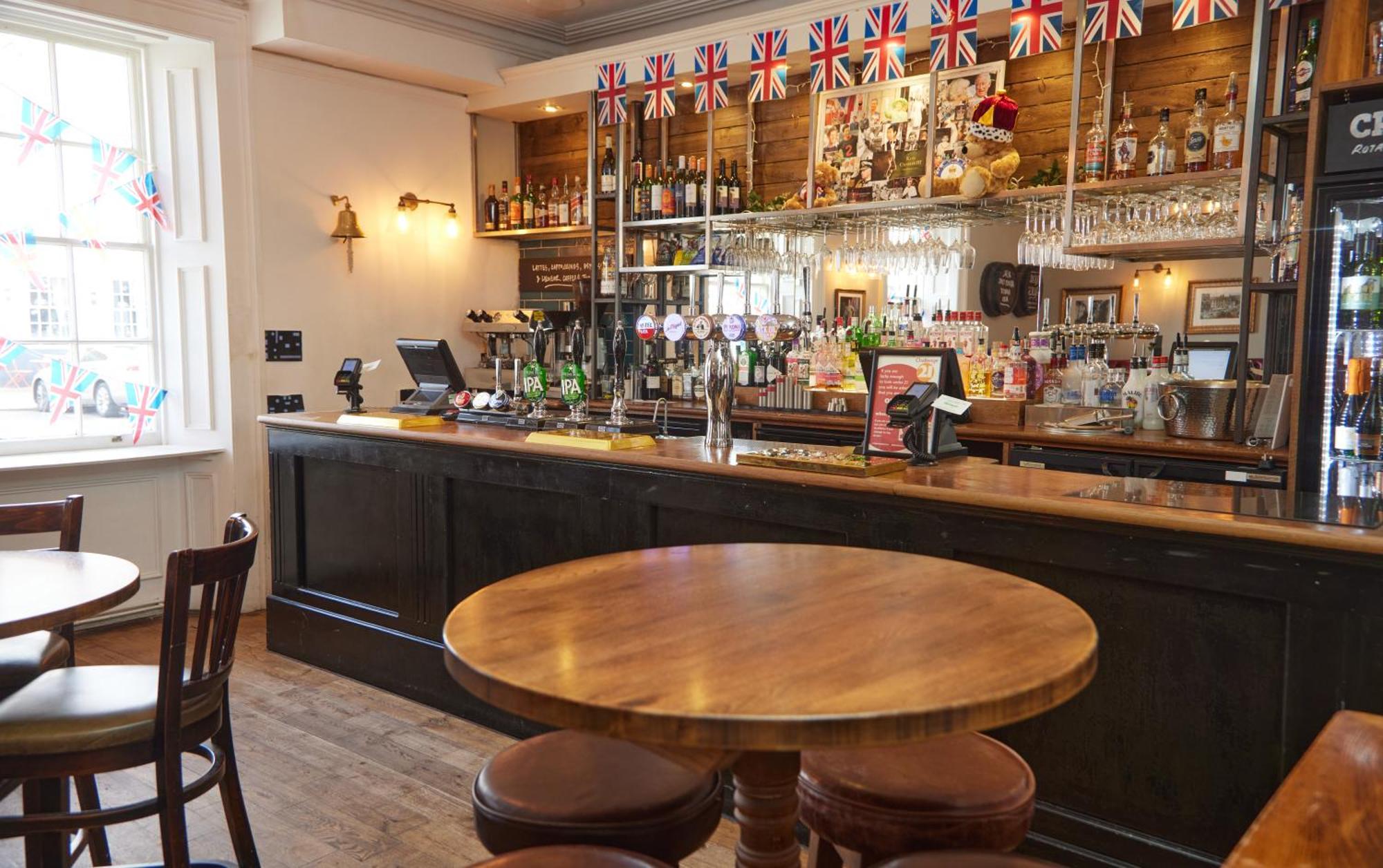 Kings Arms Hotel By Greene King Inns เวสเตอรัม ภายนอก รูปภาพ