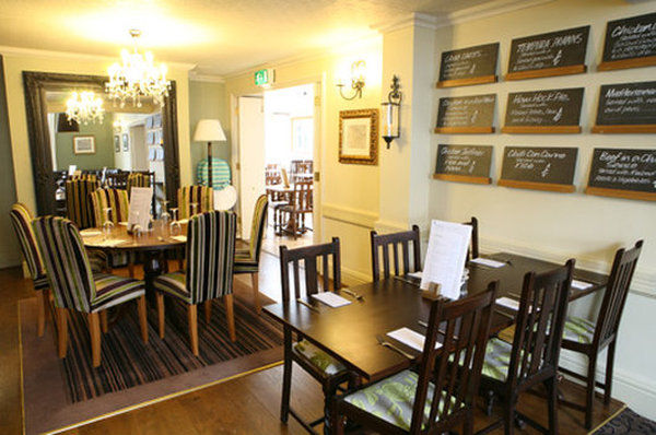 Kings Arms Hotel By Greene King Inns เวสเตอรัม ร้านอาหาร รูปภาพ