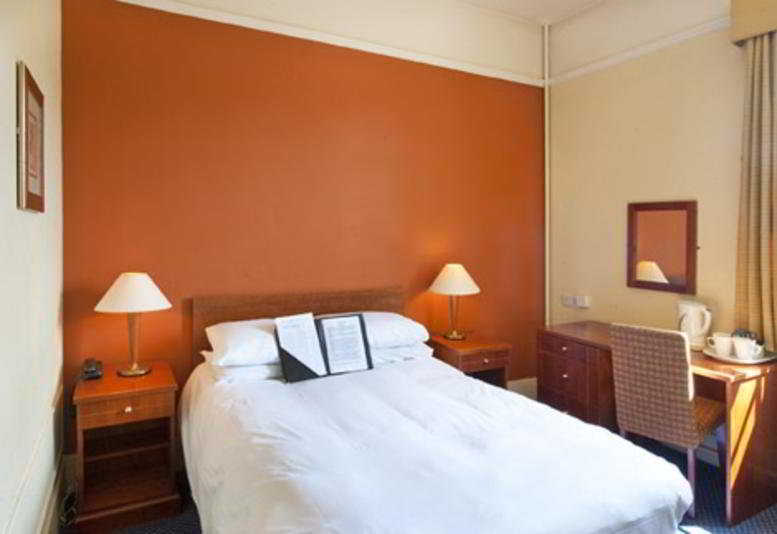 Kings Arms Hotel By Greene King Inns เวสเตอรัม ภายนอก รูปภาพ